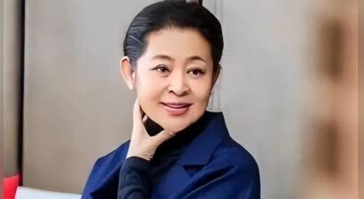 他是倪萍儿子的亲生父亲，身价过亿，却在儿子患病时离开母子俩！