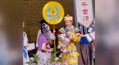 港星扎堆内地景区打工，江华再扮皇帝，林俊贤郑国霖撞款李世民