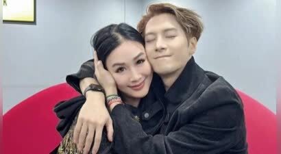 钟丽缇晒与王嘉尔贴脸亲密照 坦言至今仍在回味