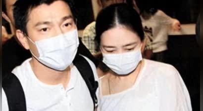 母亲46岁生下她，父亲刘德华用亿万富养，如今13岁她成了这个模样