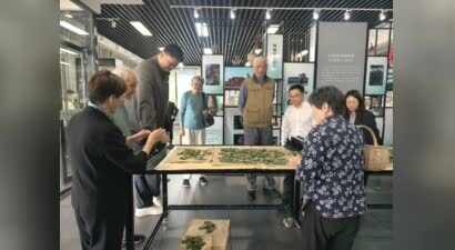 姚明一家游苏州太湖，15岁女儿打扮太老气，岳母出镜瘦又高超170