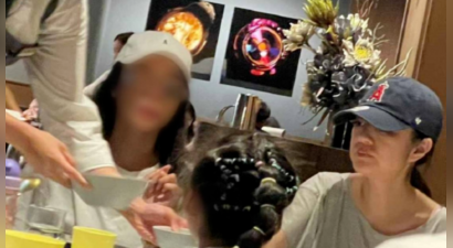 老公被抓3年后，安以轩首露正脸，素颜带子女聚餐，模样大变老到认不出