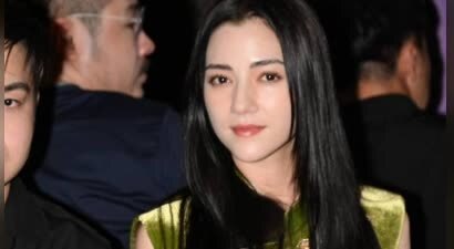 娜然品牌活动惊艳亮相！一袭新中式礼服勾勒窈窕身姿