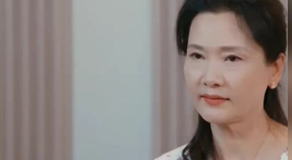 62岁何赛飞生活节俭，一件衣服穿30年不舍得扔，不吃牛羊猪肉和盐