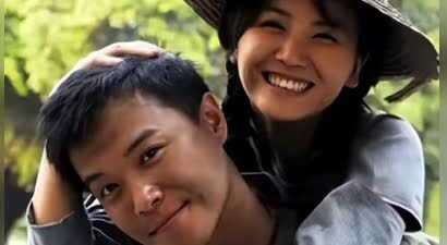 与陈思诚恋爱，和富豪老公闪婚闪离，41岁独自抚养女儿的她成赢家