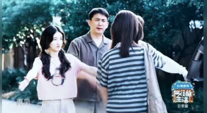 《向往的生活》做了8季，她是第一个能让张子枫主动张开双手求拥抱的嘉宾