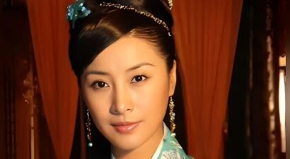 没想到他们居然是夫妻，她曾数次拒绝赵本山，如今老公很给她长脸