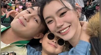 何猷君奚梦瑶为6岁儿子庆生 一家三口合影温馨有爱