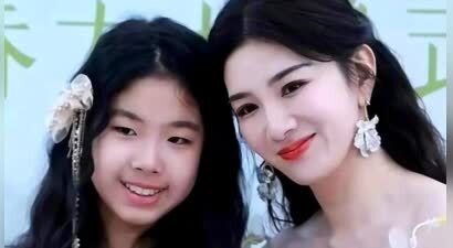 妈妈是女神，女儿却凸嘴、单眼皮跟美不沾边，这些星二代太可惜了