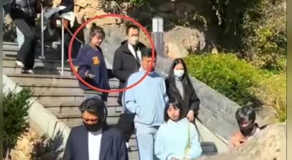 在好友朱媛媛离世5个月后，51岁李乃文因一个举动，再次口碑暴涨