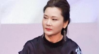 怼刘晓庆装嫩，劝刘嘉玲生子，62岁何赛飞的真实，堪称娱乐圈清流