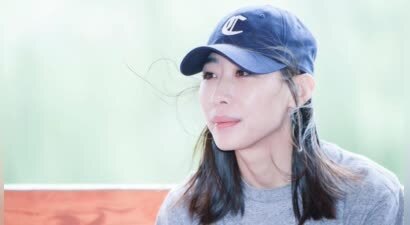 结婚1年传出轨，离婚9年仍单身，任素汐现状，证实冯小刚没说错