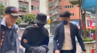 王大陆“闪兵案”第三波搜查！修杰楷陈柏霖张书伟清晨被拘提