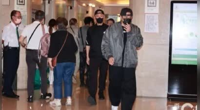 许绍雄尚未苏醒 香港多位艺人前往医院探望