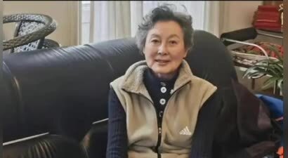她被一张照片“踹”进演艺圈，和丈夫恩爱66年，71岁不幸患脑梗