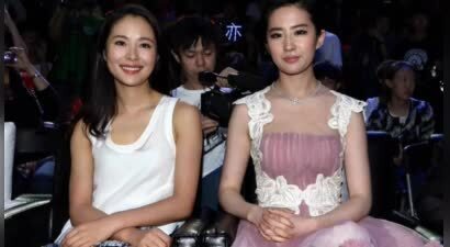 好个回旋镖！江一燕曾吐槽学校不见刘亦菲，如今娱乐圈不见江一燕