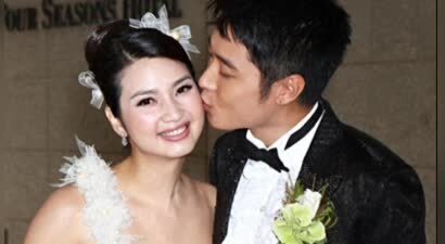 洪欣刚过完54岁生日，张丹峰就晒女儿圈钱，他的"野心"不止于此