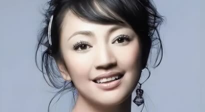 她曾被陈坤陆毅追求，最后却嫁给“丑丈夫”，如今掌管半个娱乐圈