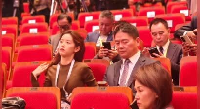 刘强东没想到，与章泽天恩爱10年，也难逃“老夫少妻”的残酷现实