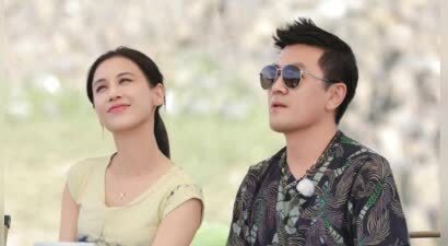 曝黄圣依离婚后近况，在云南旅游，衣服臃肿肤色蜡黄，打扮像大妈