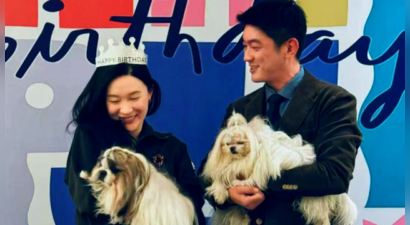 杜江青岛陪老婆庆生，45岁霍思燕身材微胖，不整容的脸又娇又美