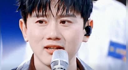 离婚传闻不到1年，张杰高调官宣喜讯，撕开了姐弟恋的“遮羞布”