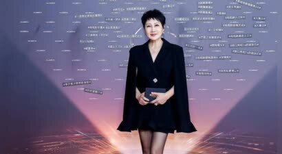 张凯丽回应63岁穿黑色丝袜：年龄阻止不了追求美的脚步