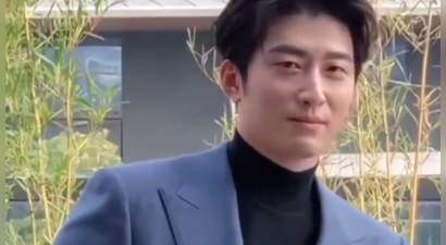 婚变传闻后窦骁首度公开露面，婚戒在灯光下亮眼