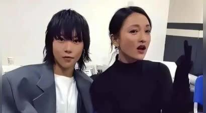 王菲也没想到，“被曝同居”的28岁女儿窦靖童，会走上她的来时路