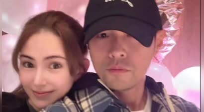 周杰伦发文感慨出道25周年，昆凌甜蜜吐槽：老公话变多了