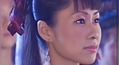 官宣结婚仅一个月，44岁胡定欣就怀孕了？本人晒健身照破传闻