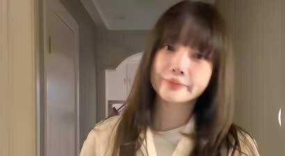 李小璐与女儿同框，辣妈齐刘海好少女，13岁甜馨比妈妈高半个头