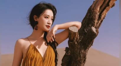 疑似蓝盈莹新恋情曝光，两人同吃一碗蛋糕，看上去颇为亲密