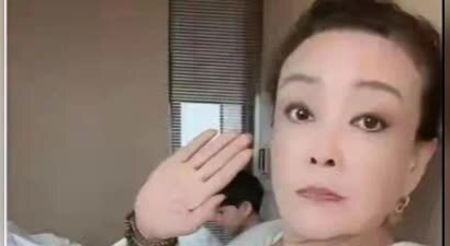 张兰直播遭呛“没人喜欢你”，8岁孙子一句话回怼，弹幕瞬间安静