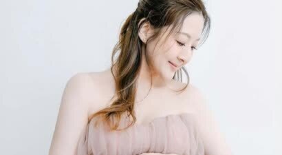 恭喜！香港知名女星怀孕九个月临盆在即，大方透露是人工受孕