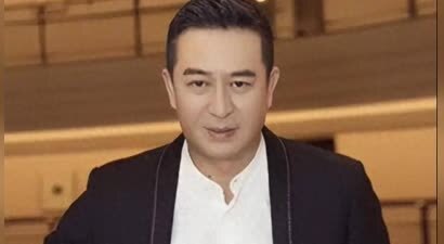 离婚21年，被前妻杜珺嫌弃"吃软饭"的张嘉译，却被二婚媳妇当成宝