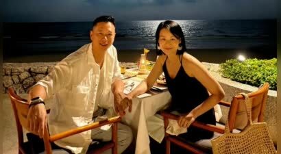 46岁胡杏儿和老公度假庆生，小腹圆润，网友猜测怀“四胎”拼女儿