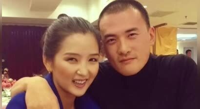 何洁也没意识到，备受争议的二婚丈夫刁磊，也开始为她“争光”了