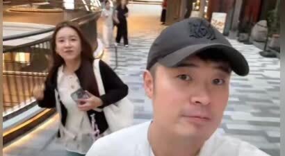 陈赫和张子萱低调约会，逛街吃饭追剧好惬意，甜喊“我老婆”秀足恩爱