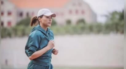 三年没见！董卿公园跑步被认出，现在过成这样