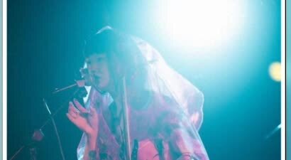 歌手阿珍被电动座椅架致肋骨断裂离世，乐队澄清：非汽车，乃剧院座椅问题