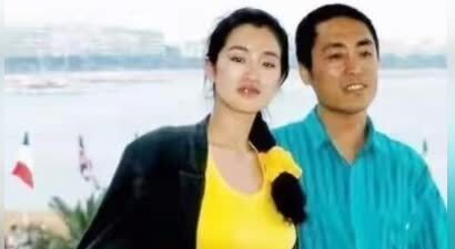 与张艺谋分手 30 年，巩俐二婚二嫁，现60岁一头银发老到认不出