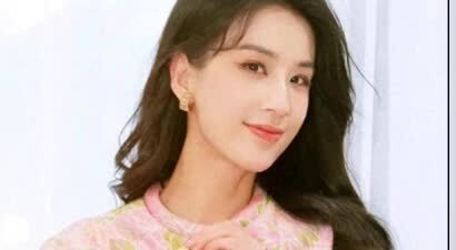 黄圣依逛集市被网友偶遇，原来日常的她都如此有气质！果然是明星