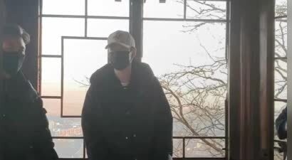 辛柏青再现身大孤山祈福！朱媛媛曾为辛柏青定下两条铁律，犯一条就离婚