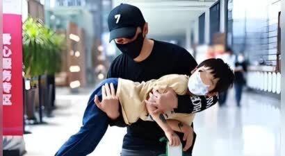 杨颖再创佳绩，与小海绵同出席宴会，携手揭穿叶柯虚伪面纱