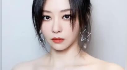 张靓颖：痴爱冯轲15年，被骗走亿万身家，离婚7年后二人天差地别