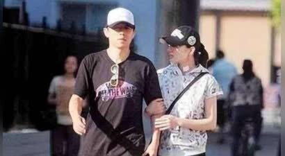 48岁袁泉近况曝光，和老公夏雨在贵阳，结婚16年感情如初低调避嫌