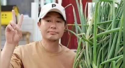 家暴、性侵、漏税丑闻仅10个月，张颂文竟因一个举动再次口碑飙升