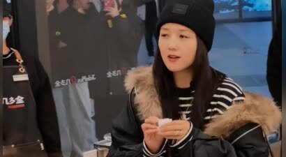 39岁何洁逛超市被骂排场大！5个保镖护驾，脸部状态下滑严重，身材发福