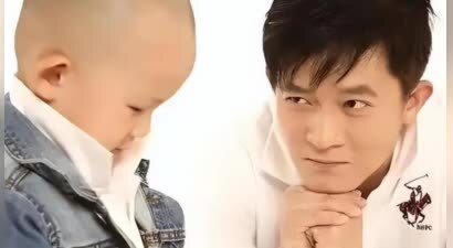 怪不得杨志刚能这么火，看看他妻子是谁就知道了，娶个贤妻旺三代